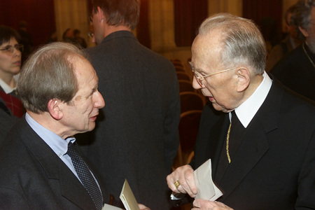 V. li.: Erich Schenk, Kardinal Franz K?nig. Auftakt zum Gro?stadtsymposion.Wien, Rathaus, 17.10.2001? Franz Josef Rupprecht; A-7123 M?nchhof; Bank: Raika M?nchhof (BLZ 33054), Kto.-Nr.: 17.608 